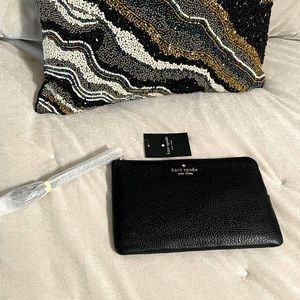 (NWT)🎄Kate Spade Leila Medium Zip Wristlet Pebble Leather Black Wallet KB684🎄